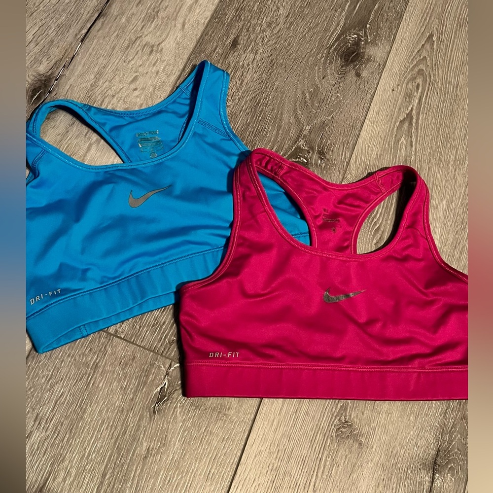 2 Nike sports bra